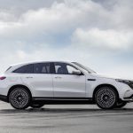 Конкурент Tesla: на київських вулицях помічено перший електричний Mercedes EQC із запасом ходу 450 км