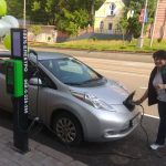 За 2,5 року із 30 електромобілів стало 900, у кожному районі є електрозарядка