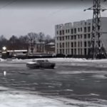 Дрифтери вночі посеред міста влаштовують заїзди (відео)