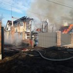 Пожежа миттєво знищила будинок та господарську будівлю (+ фото, відео)