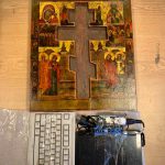 З України намагалися вивезти старовинні ікони, заховавши їх в ноутбук