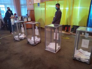 В Ірпені розпочалися вибори (+ фото)