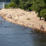 Перелік пляжів, де можна купатися на Київщині