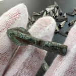 Стародавню зброю віком від ІІІ тисячоліття до н.е. вилучили київські митники